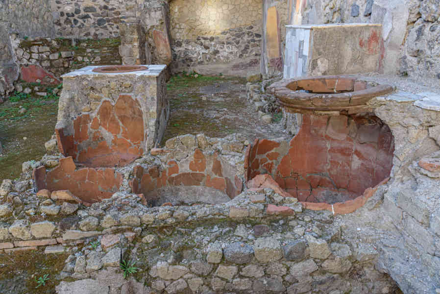 267 - Italia - Herculano - parque arqueológico de Herculano - Termopolio.jpg